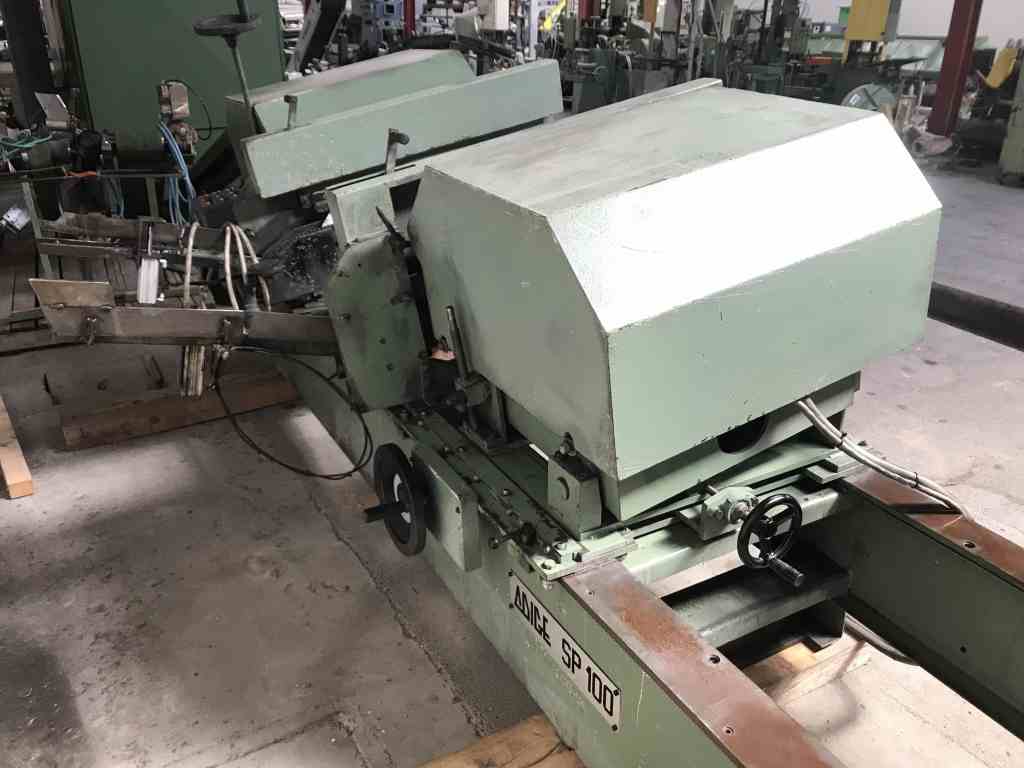 Usato Spazzolatrice (Sbavatrice) per teste di tubi in ferro