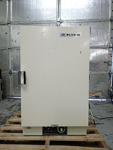 Used Blue M Model 200A Dry Type Bacteriological Incubator Gravity Convection
