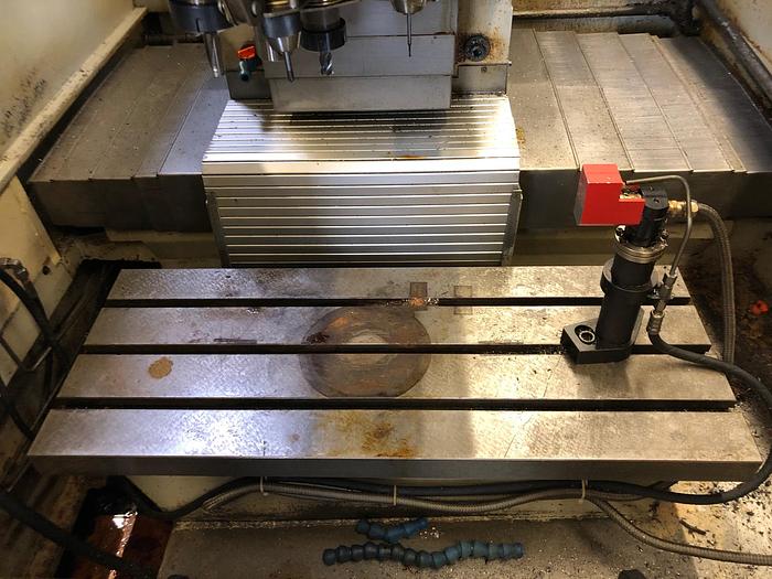 Gebraucht 1993 Vertikales Bearbeitungszentrum CHIRON FZ 12 S