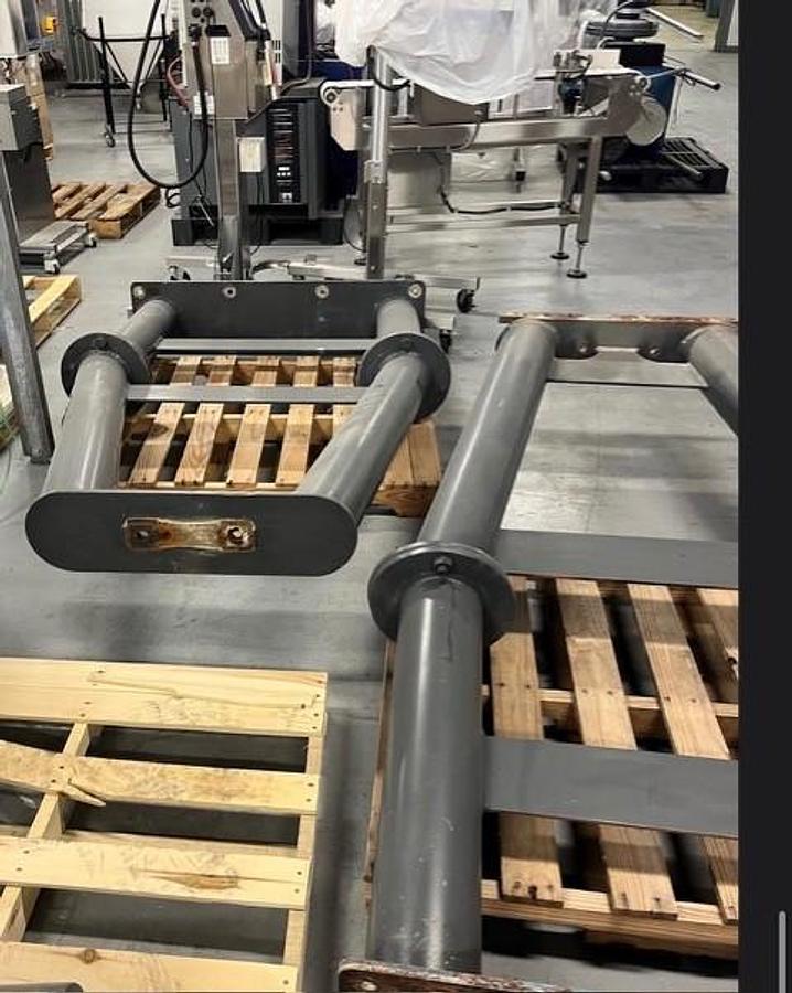 Used Used 20 Cuft PK V-Blender with control panel