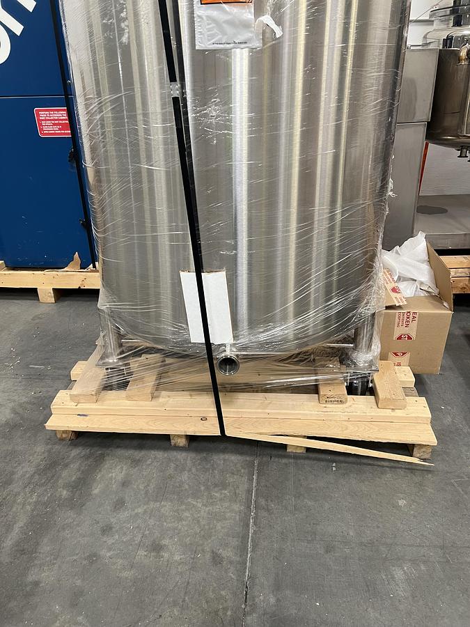 Used 200 Gallon Tank with lightening mixer