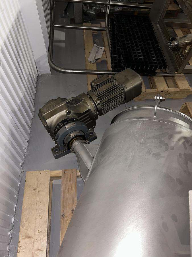 Used New Industries 5 cuft V Blender with intensifier bar 