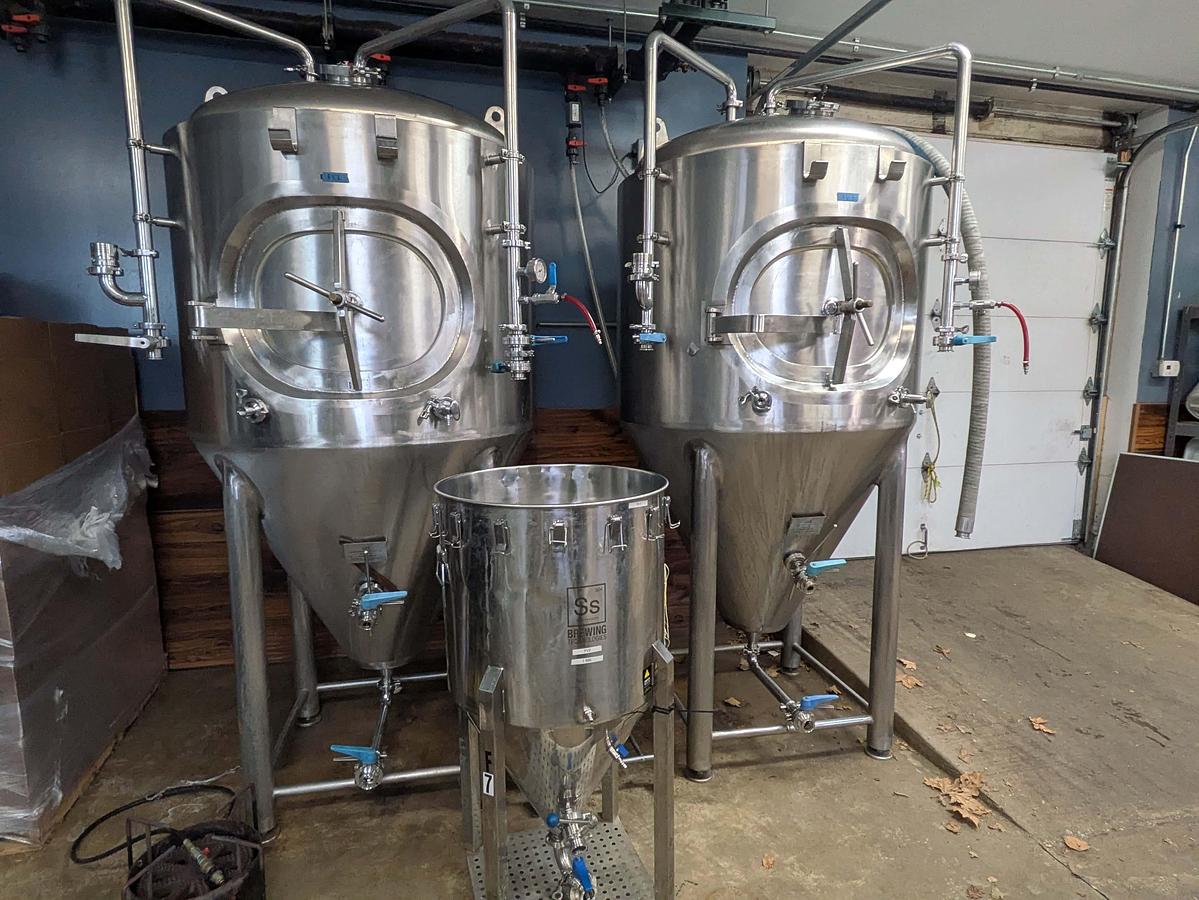 Used 3.5 bbl turnkey microbrewery Fermenter Tank System