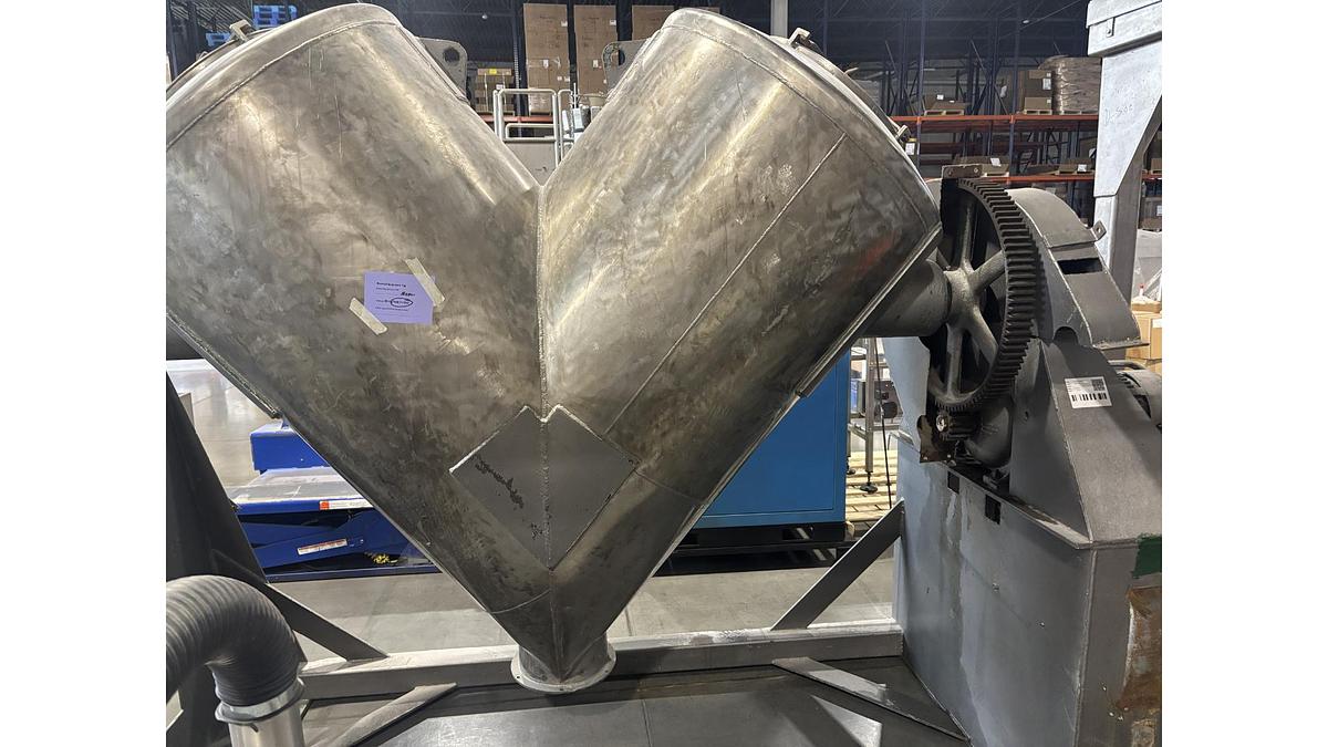 Used 40 Cuft V-Blender