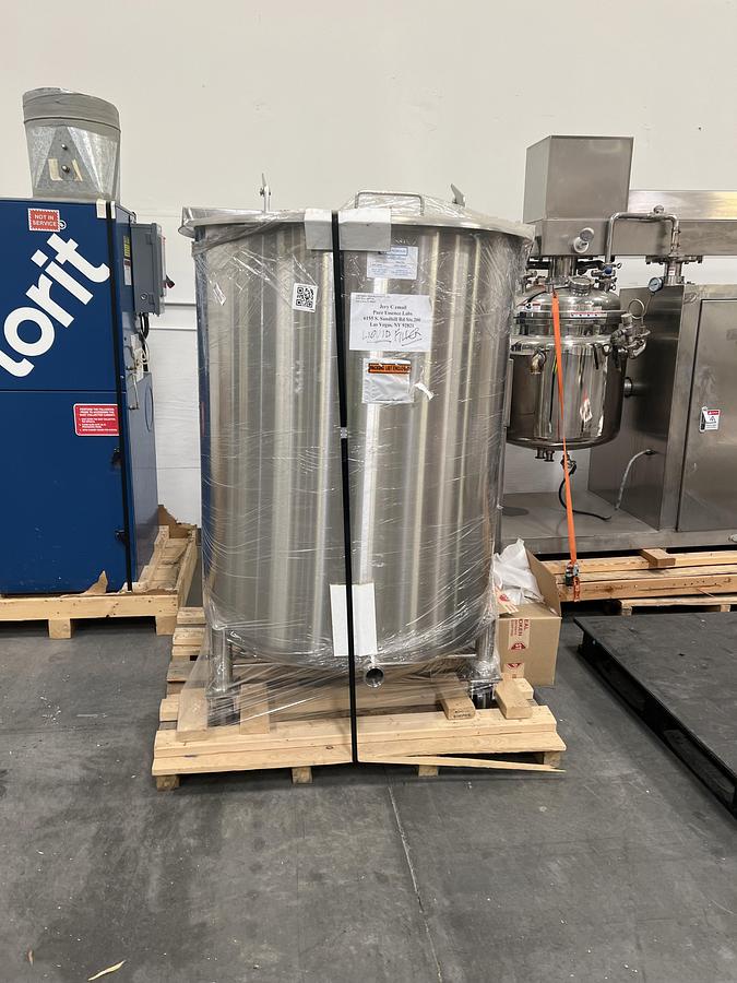 Used 200 Gallon Tank with lightening mixer