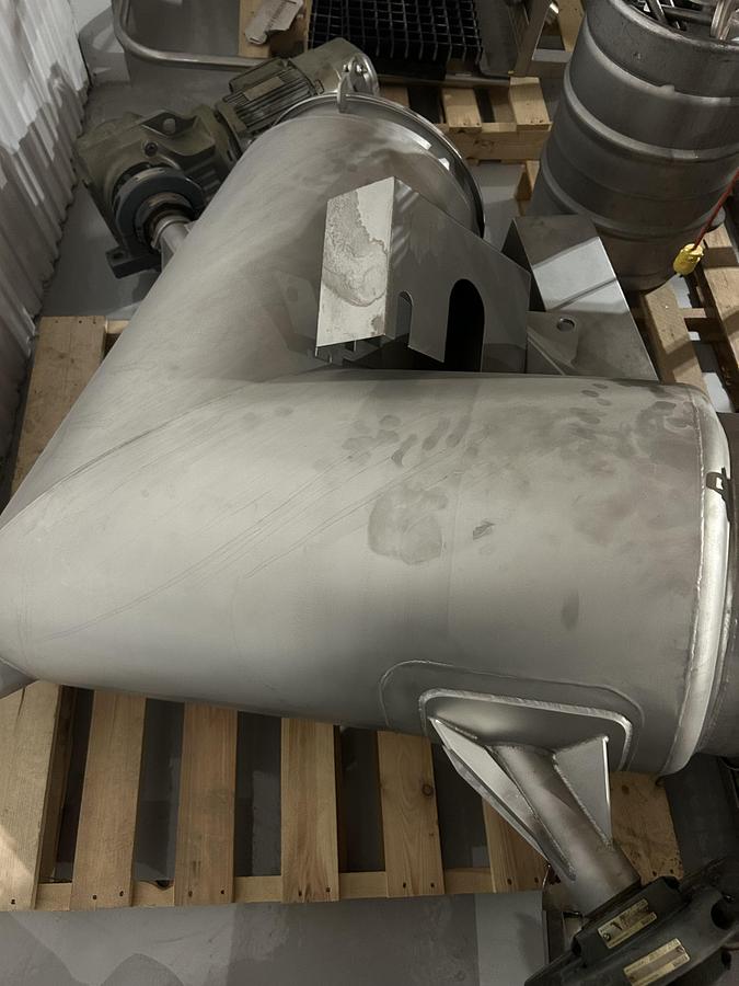 Used New Industries 5 cuft V Blender with intensifier bar 