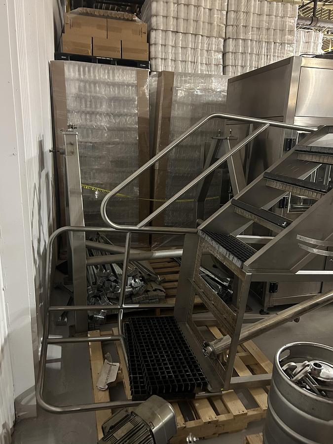 Used New Industries 5 cuft V Blender with intensifier bar 