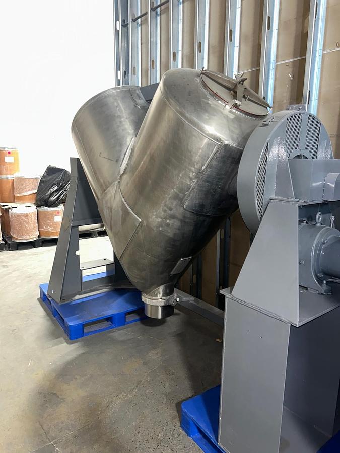 Used 30 cuft Patterson Kelly v blender