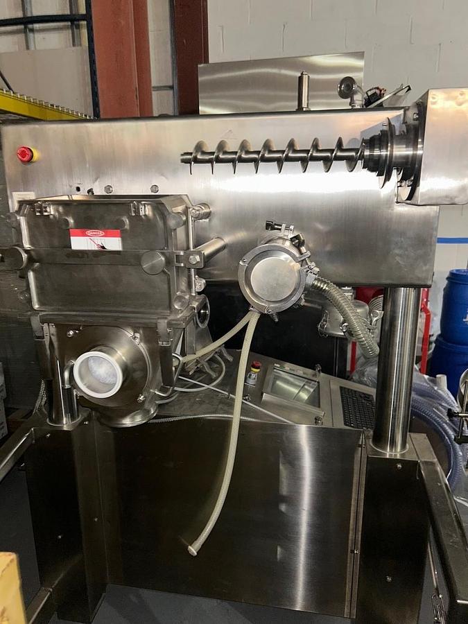 Used Fitzmill D6A Auger feed One used Fitzmill D6A