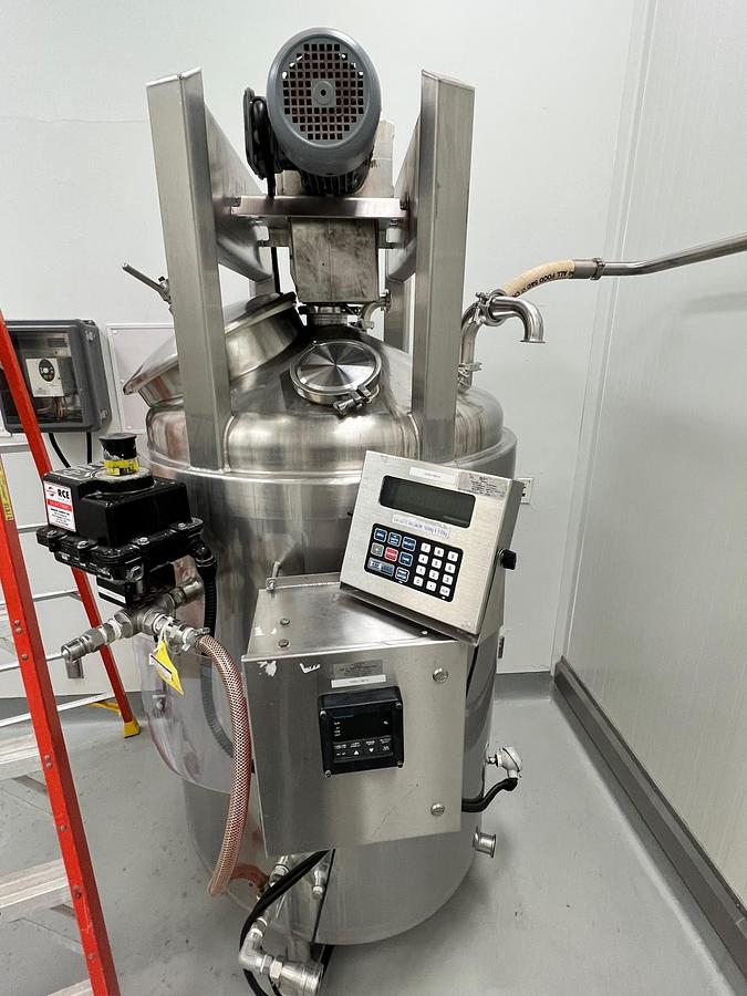 Used Solinox  600  liter  jacketed  mixing  tank