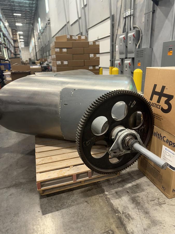 Used Gemco 50 Cuft V-Blender W/ bar 