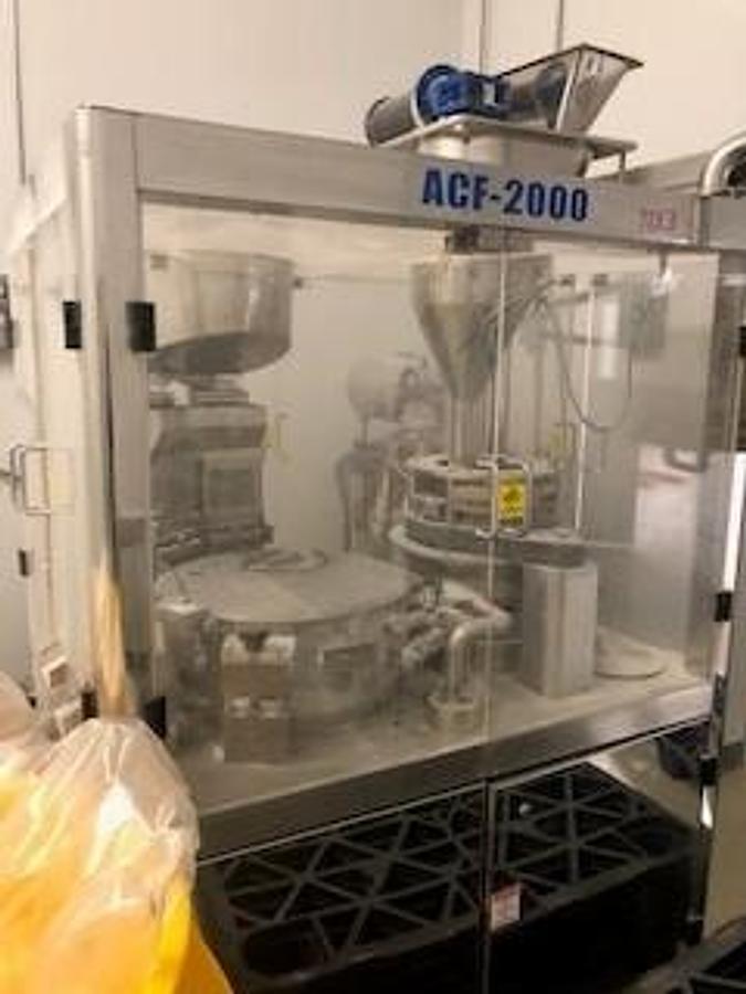 Used Tradamax 2000 capsule filling machine 00