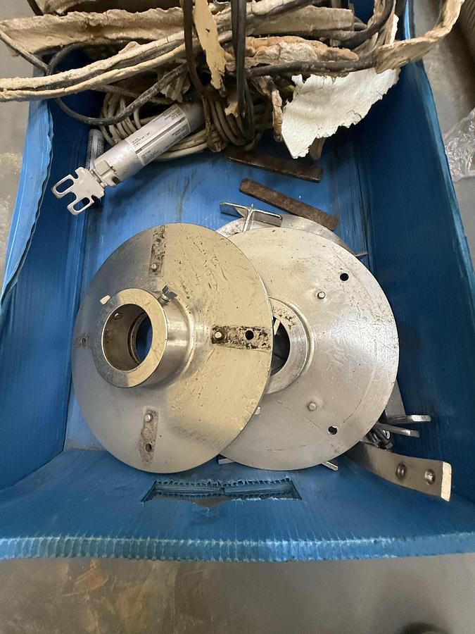 Used Gemco 50 Cuft V-Blender W/ bar 