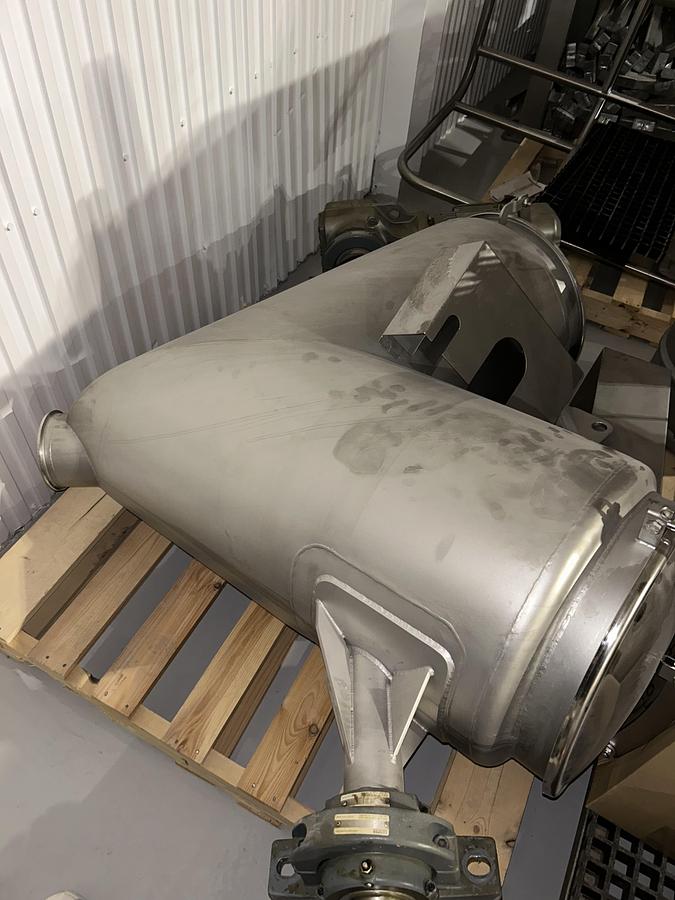 Used New Industries 5 cuft V Blender with intensifier bar 