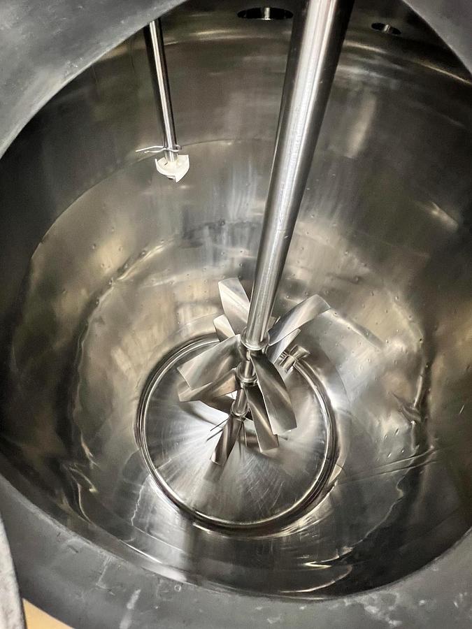 Used Solinox  600  liter  jacketed  mixing  tank