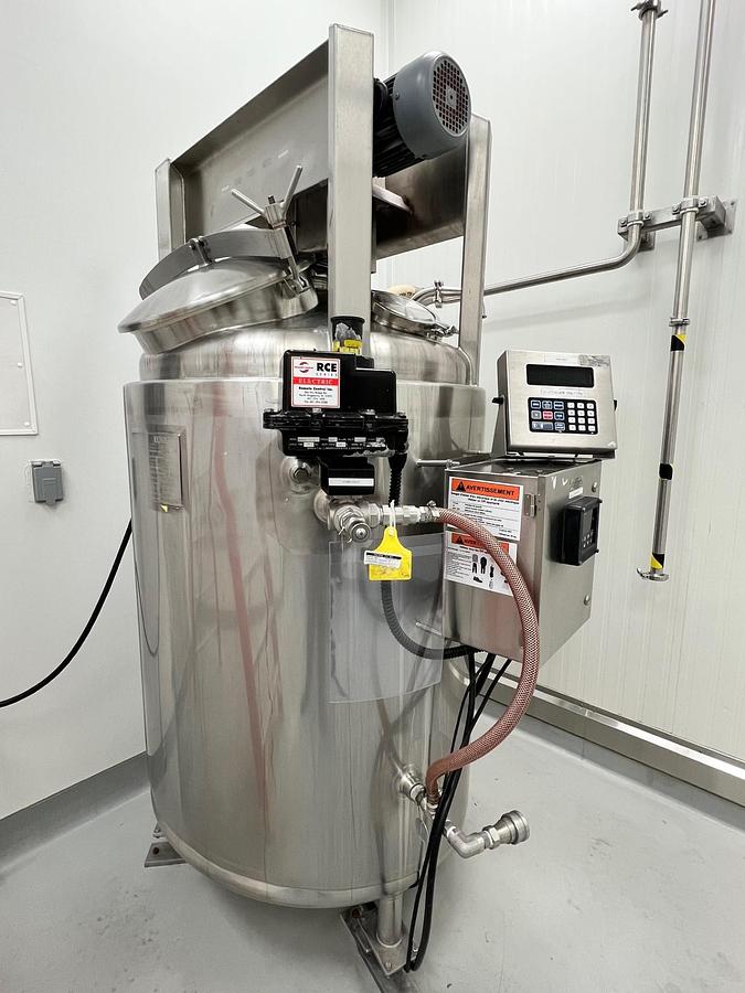 Used Solinox  600  liter  jacketed  mixing  tank