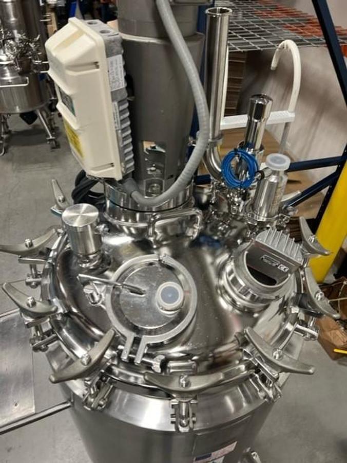 Used 300  liter  Portable  Jacketed  mixing  tank  Precision  Stainless  Inc