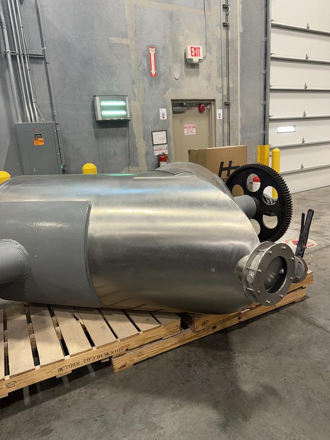 Used Gemco 50 Cuft V-Blender W/ bar 