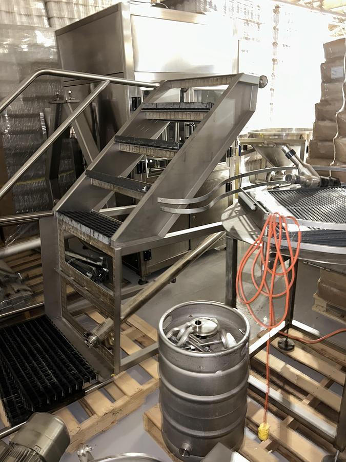 Used New Industries 5 cuft V Blender with intensifier bar 