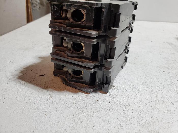 Used SIEMENS B3100 3 Pole 100 Amp 240 V Type BL Breaker BL3100 (F1)