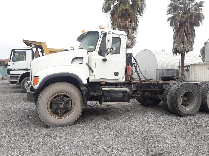 Usado 2004 MACK CV713