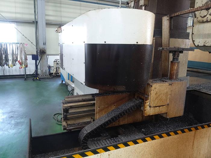 Used Machining Center Vertical SNK RB-200F