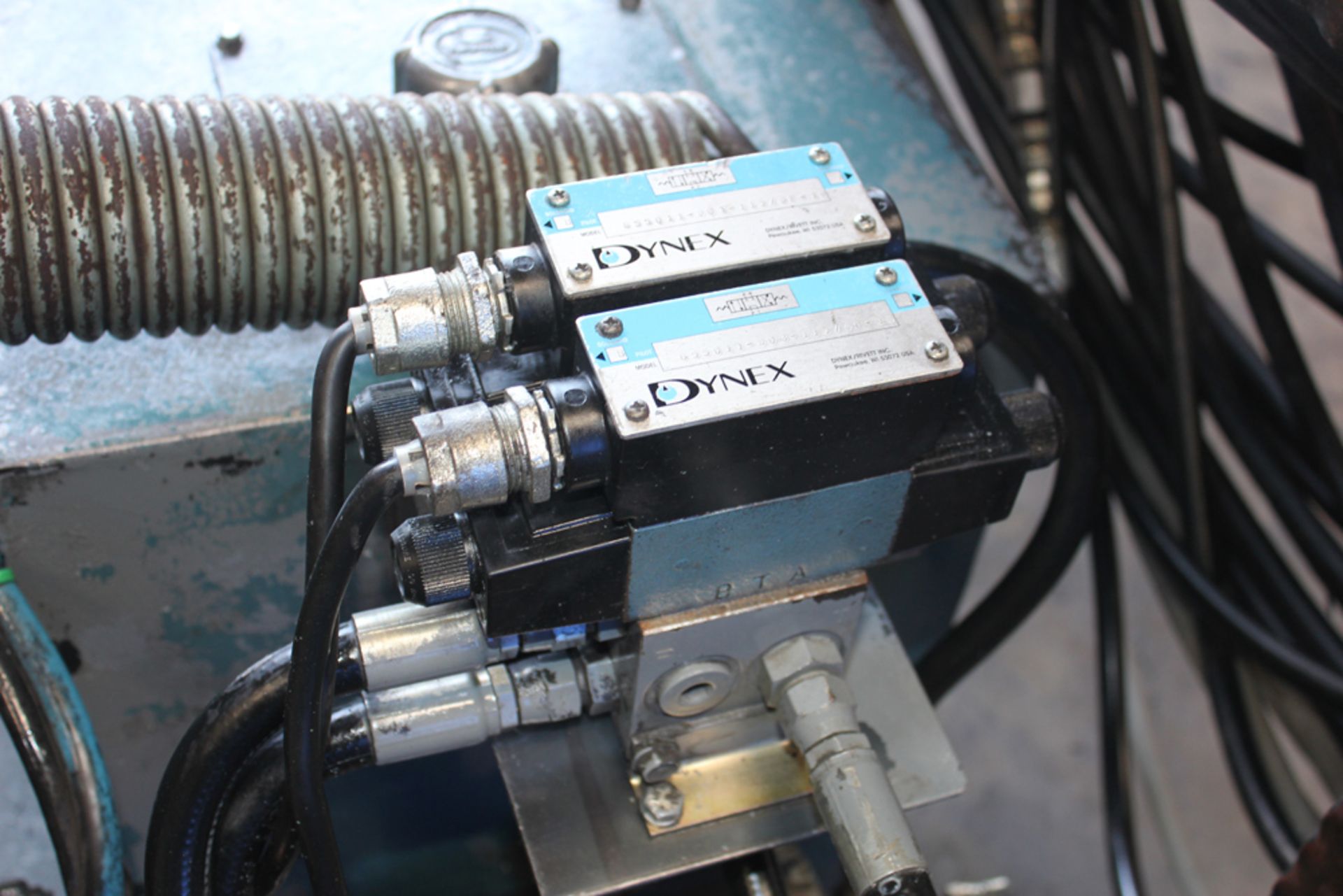 Used Whitney Hydraulic  Type Portable Punch Press 70 Ton 5916 f...