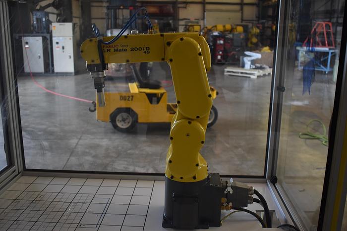 Refurbished Fanuc Lr Mate 200iD/4s Certified FANUC Training Cell with Vision - 2015
