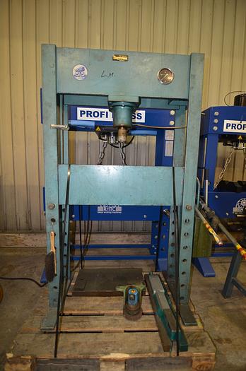 D26 - Hydraulic Press - Stenhöj 40 Ton
