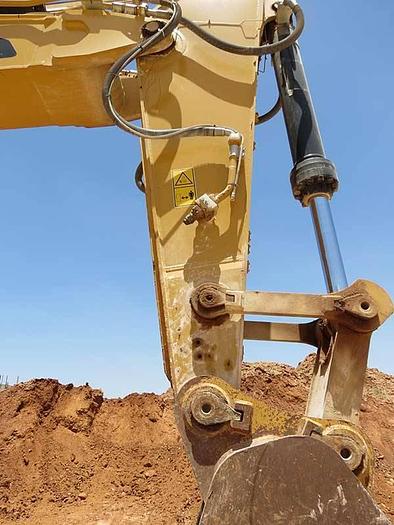 Used 2017 CATERPILLAR 374FL