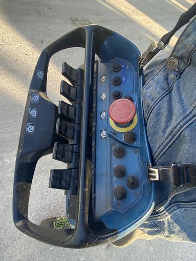 Usato 2002 iveco EUROTECH 260E28 CON GRU