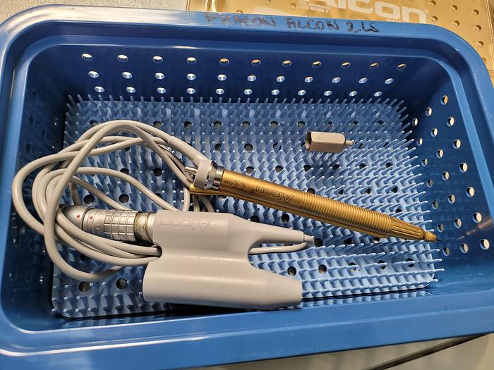 Used 2004 Alcon Accurus 800CS Phacoemulsifier