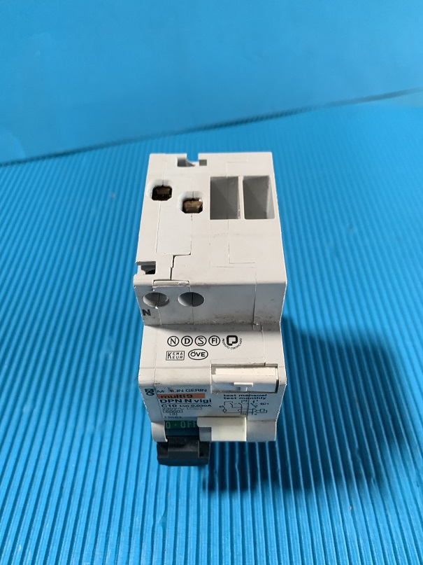 Used Merlin Gerin Earth Leakage Circuit Breaker DPN N Vigi