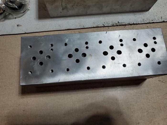 Used SFP10054 hydraulic directional control valve manifold (BRD1)