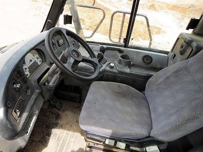 Used 2013 CATERPILLAR 730