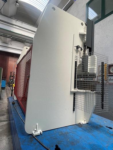 Usato PIEGATRICE SALA IDRAULICA 3000X110 TON