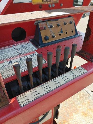 Used Elliott G85R Sign Crane on a 2007 International 4300 Flat Bed Truck - M28079