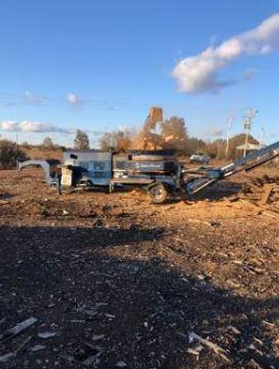 Used 2008 Duratech  2009 tub grinder