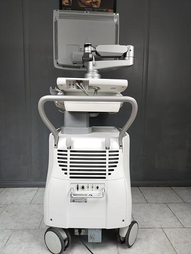 Gebraucht GE Voluson E8 Expert Ultraschallgerät mit RAB4-8-D Sonde und DVD Brenner SW: BT13