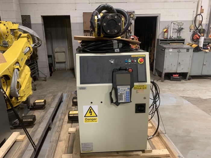 Used FANUC R2000iB/125L 6 AXIS CNC ROBOT WITH R30iA CONTROLLER