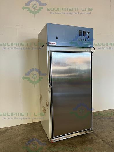 Used Thermo Fisher 3940 Refrigerated Incubator w/ Humidity 29 Cu Ft., 0° to 60°C