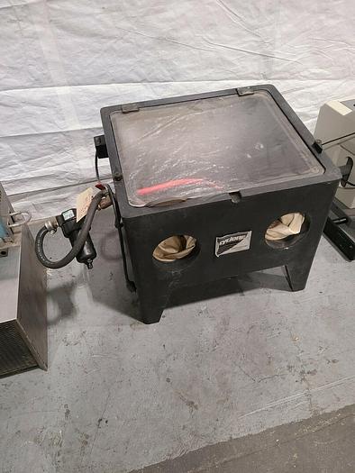 Used Cyclone Bench Top Sandblast Blasting System Glass Bead Not Sand