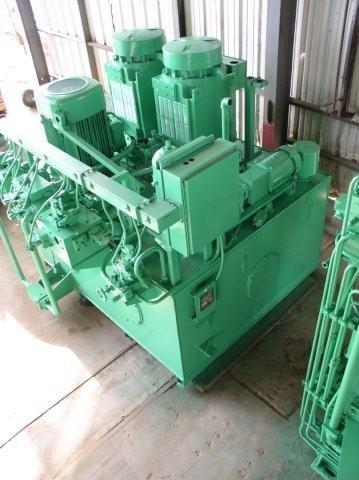 Used 700 Ton Loewy Extrusion Press; 4 1/2" x 16" Billet