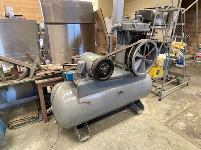 Used Quincy QR20 Reciprocating Piston Air Compressor 80 CFM @ 20 HP #6375