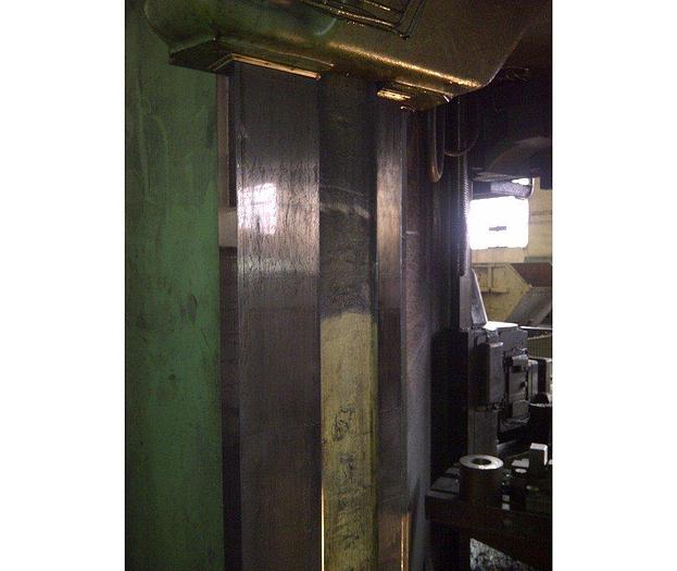 D'occasion Tour vertical CN 3 axes BERTHIEZ à plateau déplaçable