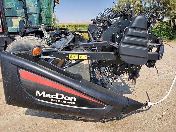 Used 2014 Macdon D65-D Draper Header ** Great for Beans **