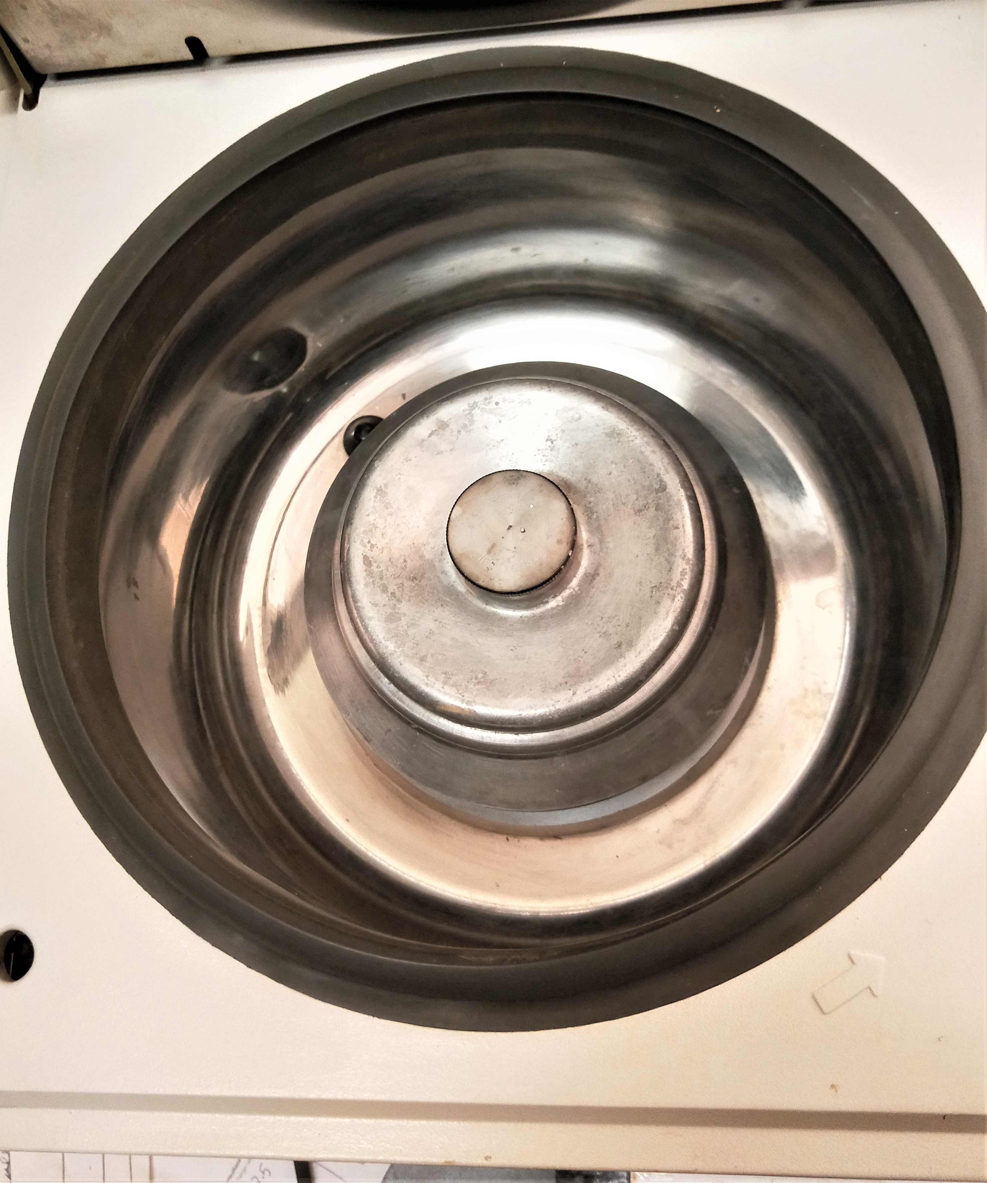 Used Eppendorf 5402 Refrigerated Microcentrifuge (18 x 2mL)