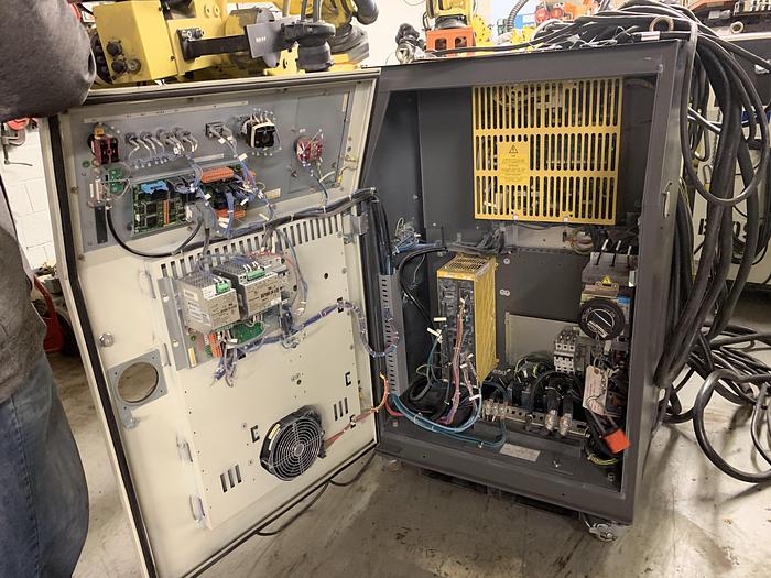 Used FANUC M900iA/350 6 AXIS CNC ROBOT WITH R30iA CONTROLLER 350KG X 2650mm REACH
