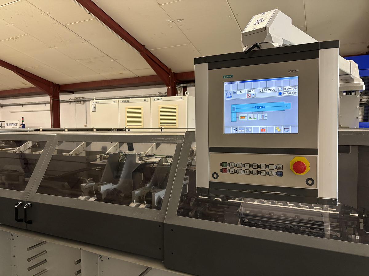 Used Kolbus hard cover book line BF 527 + FE 604 + DS 391 (2004)