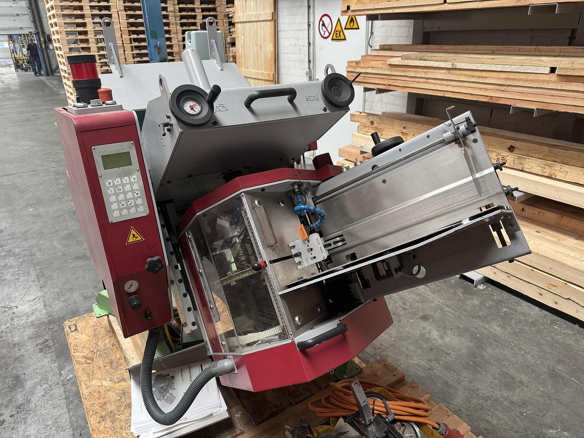 Used Müller Martini Cardgluer 423.0420 (2006)